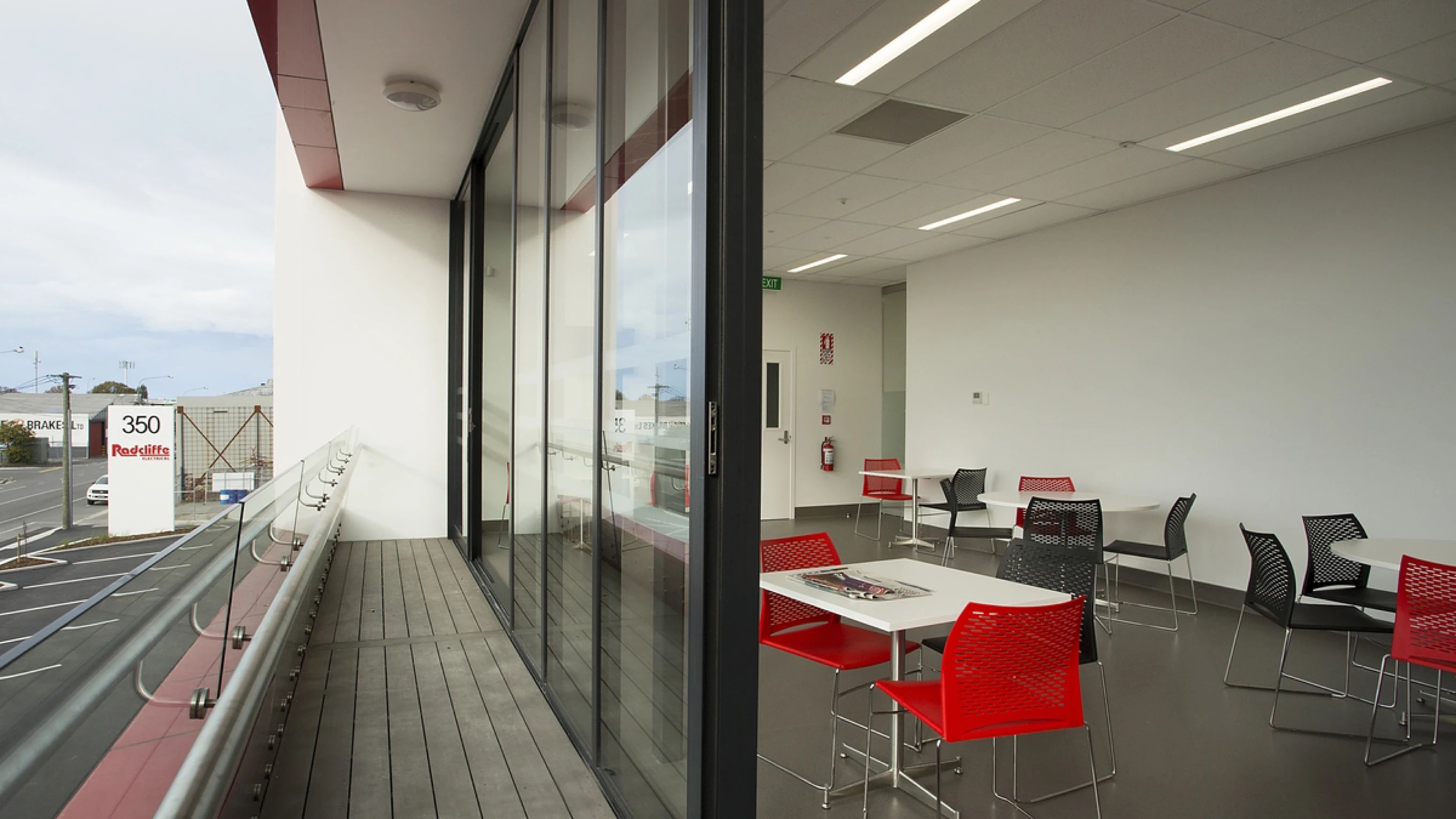 Radcliffe Electrical Retail, Office & Distribution Centre — project image 4